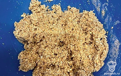 Замесите тесто.