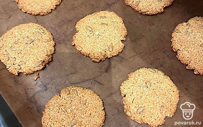 Выпекайте 15 минут при 180 градусах. Перед подачей остудите. 