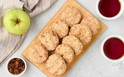 Подайте овсяно-яблочное печенье к чаю.