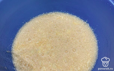 Перемешайте до объединения всех продуктов.