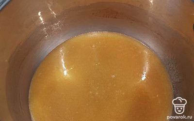 Растопите смесь на высоком огне до растворения всех компонентов.