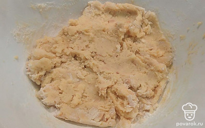 Тесто убрать в холодильник на 1 час.