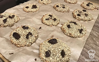 Дайте печенью полностью остыть, затем подавайте на стол.