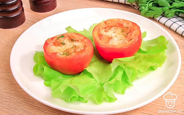 Помидоры, фаршированные луком и чесноком — Рецепт с фото