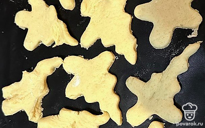 Выпекаем на противне в духовке 20 минут при температуре 180 градусов. Используем режим «верх-низ».