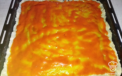 Намазать вареньем. 