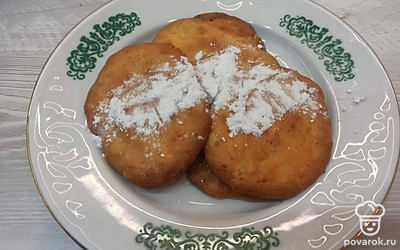 Посыпьте сахарной пудрой и подавайте к столу. Приятного аппетита!