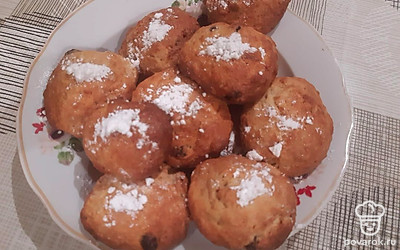 Печенье посыпать сахарной пудрой. 