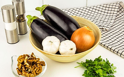 Помойте овощи.