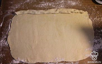Раскатать лист толщиной около 2 миллиметров.