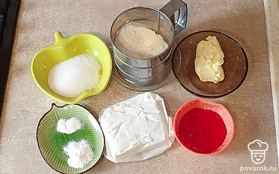 Подготовьте все ингредиенты. Масло и творог должны быть комнатной температуры.