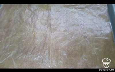 Расстилаем коврик пергаментный. 
