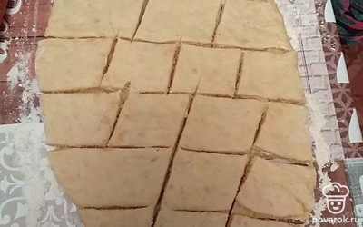 Порезать порционно, смазать маслом и выпекать 20 минут. 