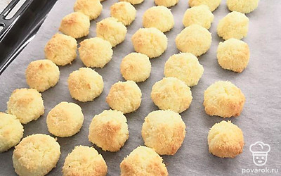 Кокосовое печенье готово. 