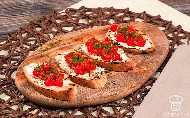 Брускетта с томатами «Пинк Парадайз» — Рецепт с фото