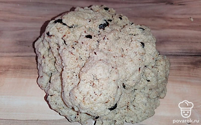 Вымесить руками тесто. 