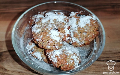 При подаче посыпать сахарной пудрой.