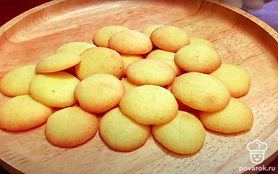 Разогрейте духовку, выпекайте печенье при 170 градусах 15 минут.