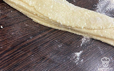 Положить полоски друг на друга.