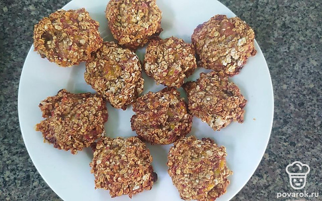 Хрустящие овсяные печенья без молока, яиц и сахара — Рецепт с фото