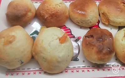 Поставьте в разогретую до 180 градусов духовку на 20 минут.