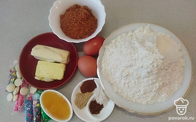 Размягчите сливочное масло, это можно сделать на водяной бане или с помощью микроволновки.