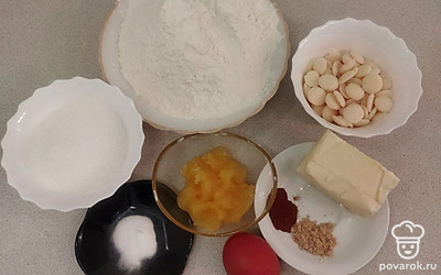 Заранее просейте муку в отдельную емкость.