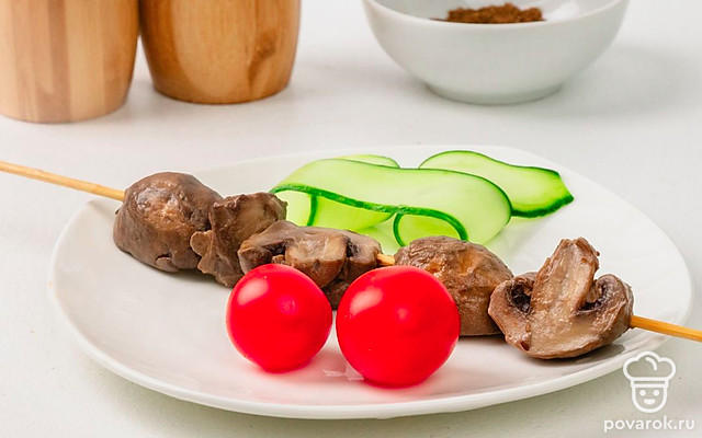 Шампиньоны на шпажках в майонезном маринаде — Рецепт с фото