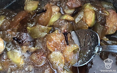 Варите еще минут 5-7 и оставьте немного остывать.