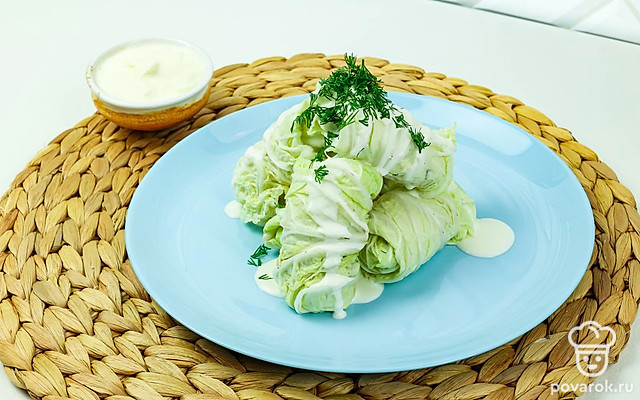 Рулетики с творогом в пекинской капусте — Рецепт с фото