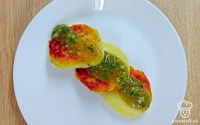 Очень вкусно с блинчики оладьями и сырниками.