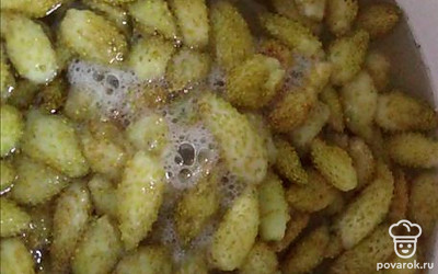 Так нужно проварить ягоду с интервалом в 6 часов. 