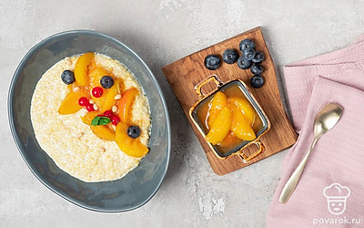 Ароматное варенье из нектаринов можно добавить в горячий чай. Благодаря этому он станет более ароматным и вкусным.