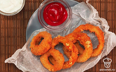 Подавайте горячими с кетчупом или сметаной.