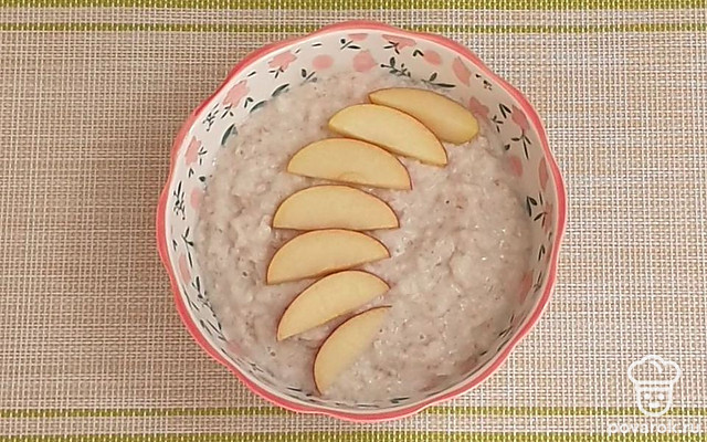 Овсяная каша с яблоком и ванилью — Рецепт с фото