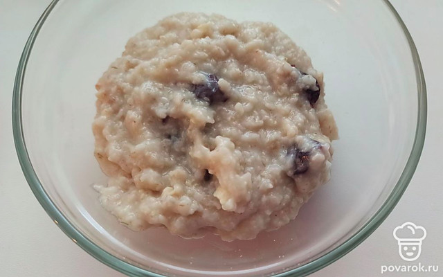 Овсяная каша с вяленой вишней и кешью — Рецепт с фото