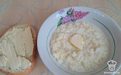 Варится быстро. В процессе варки перемешивать ее не нужно. Запах каши напоминает, что она из печки. Приятного аппетита!