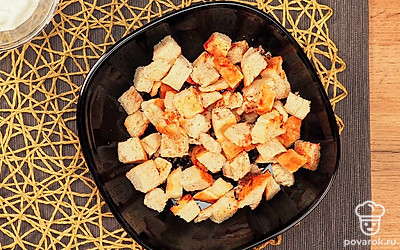 Подавайте со сметаной или используйте как добавку к блюду.