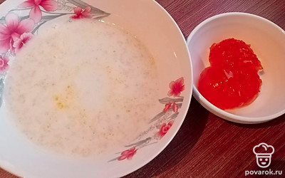 Если каша покажется недостаточно сладкой, можно подать ее с джемом или вареньем. Приятного аппетита! 