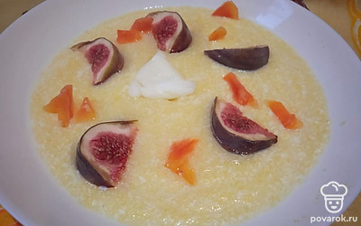 Добавьте нарезанную сушеную папайю.