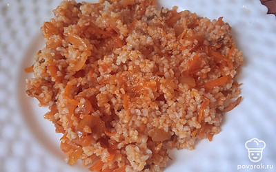 Перемешайте, посолите по вкусу.