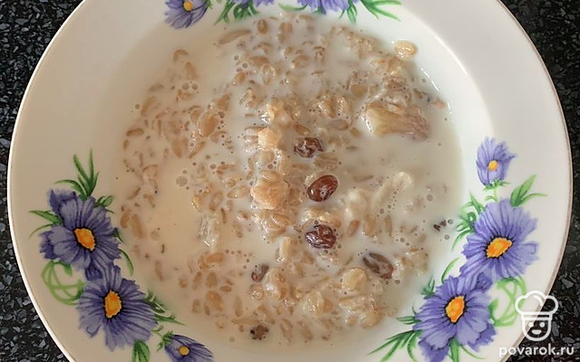 Овсяная каша с цукатами, орехами, изюмом — Рецепт с фото
