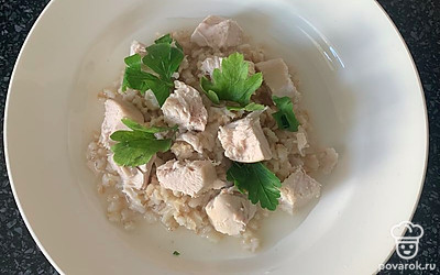 Перед подачей украсить петрушкой.