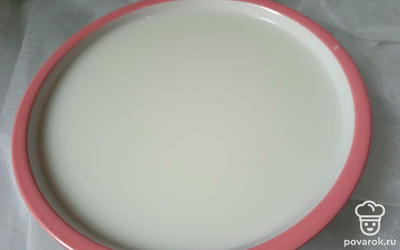 Молоко доведите до кипения.