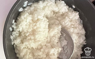 Кашу подаем с кусочком масла.