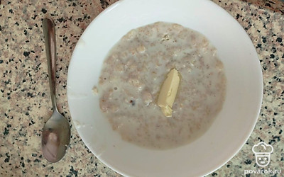 Каша готова! При подаче можно добавить в тарелку сливочное масло.