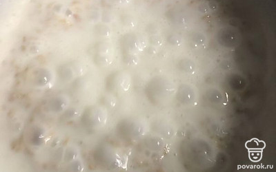 Посолить и добавить сахар по вкусу.