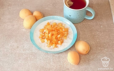 Кашу слегка остудите и подавайте с чаем или кофе к завтраку. Приятного аппетита!