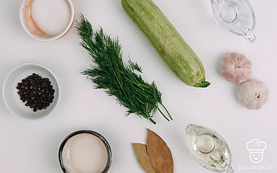 Промойте кабачок и укроп.