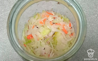 Сверху снова выложите капусту. 